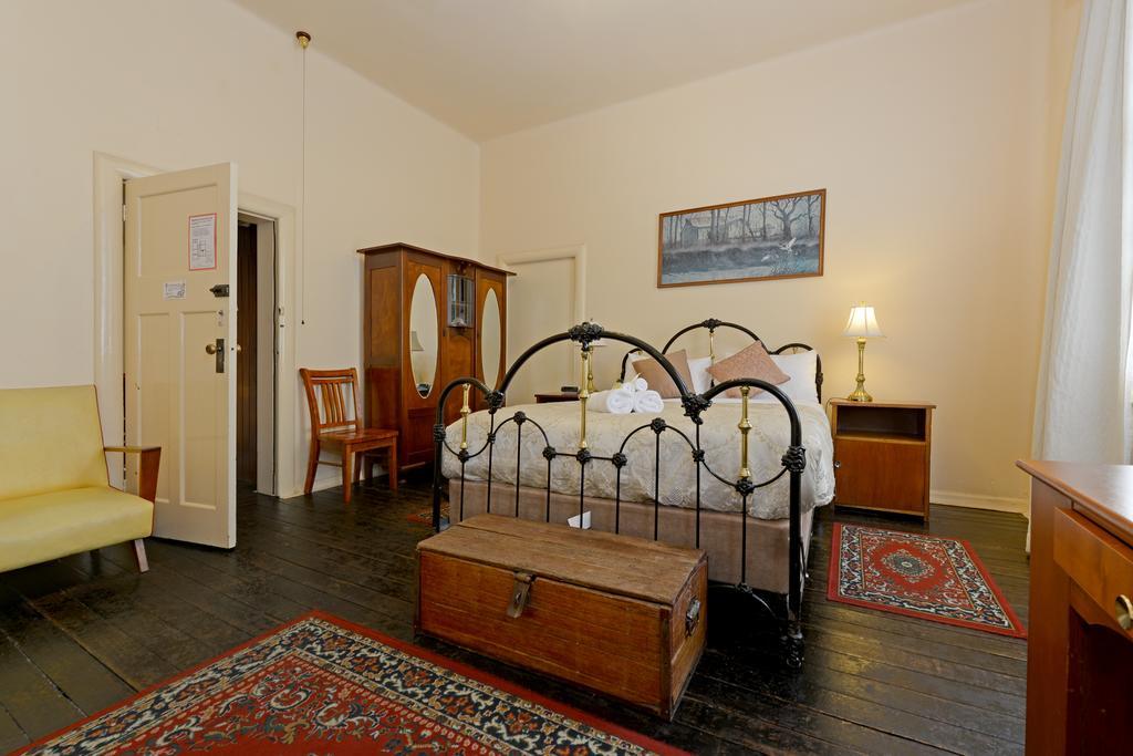 Edinburgh Gallery Bed & Breakfast Hobart Exterior photo