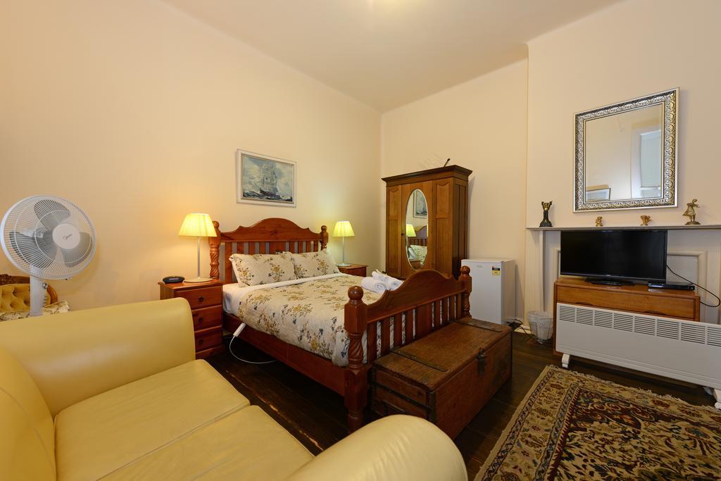 Edinburgh Gallery Bed & Breakfast Hobart Exterior photo