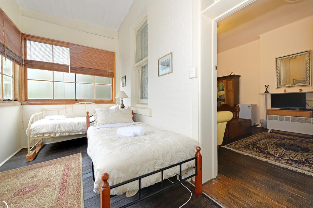 Edinburgh Gallery Bed & Breakfast Hobart Exterior photo