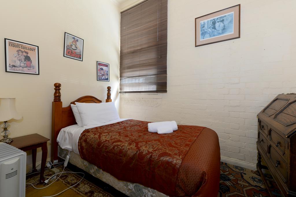 Edinburgh Gallery Bed & Breakfast Hobart Exterior photo