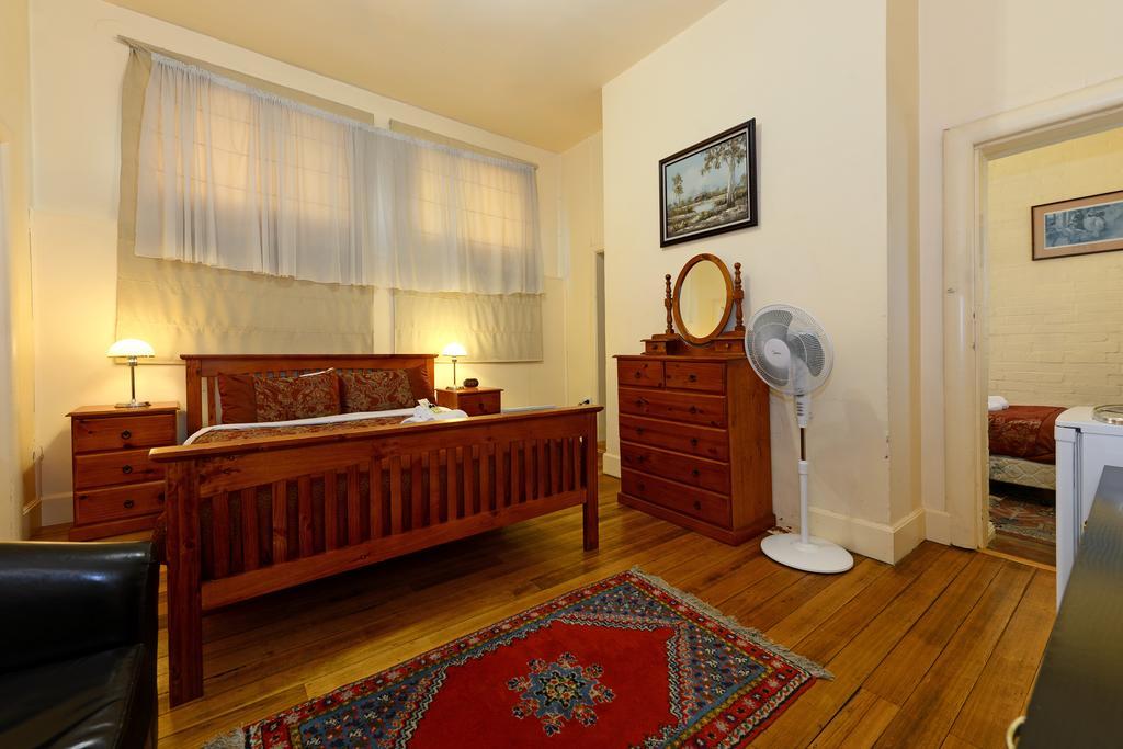Edinburgh Gallery Bed & Breakfast Hobart Exterior photo