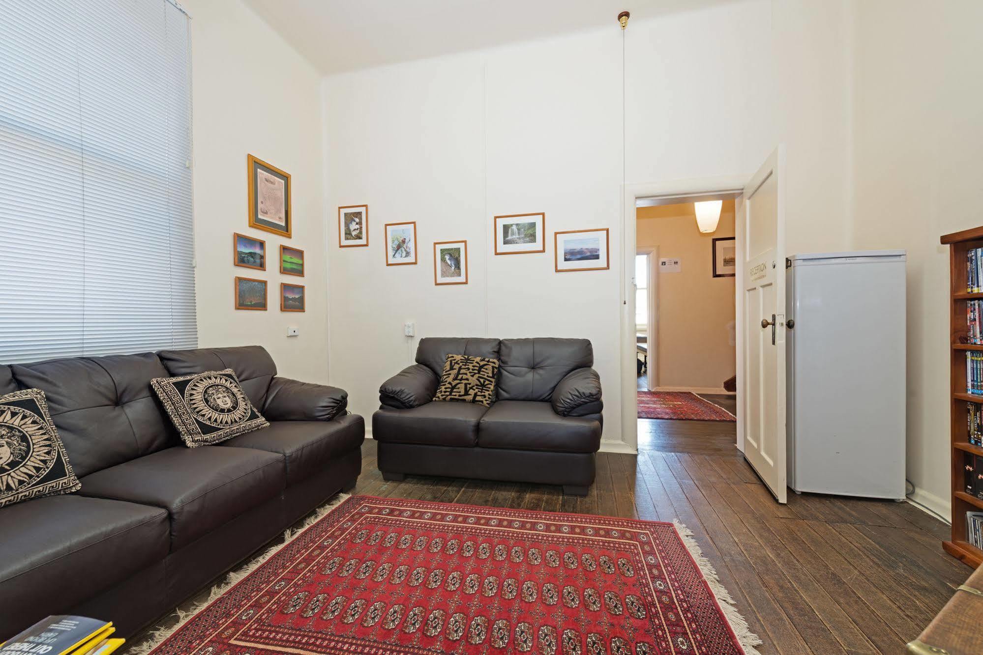 Edinburgh Gallery Bed & Breakfast Hobart Exterior photo