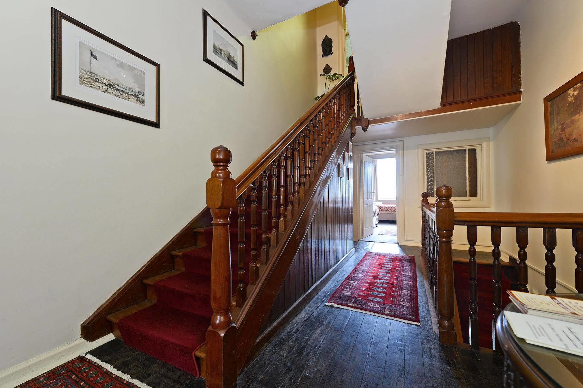 Edinburgh Gallery Bed & Breakfast Hobart Exterior photo
