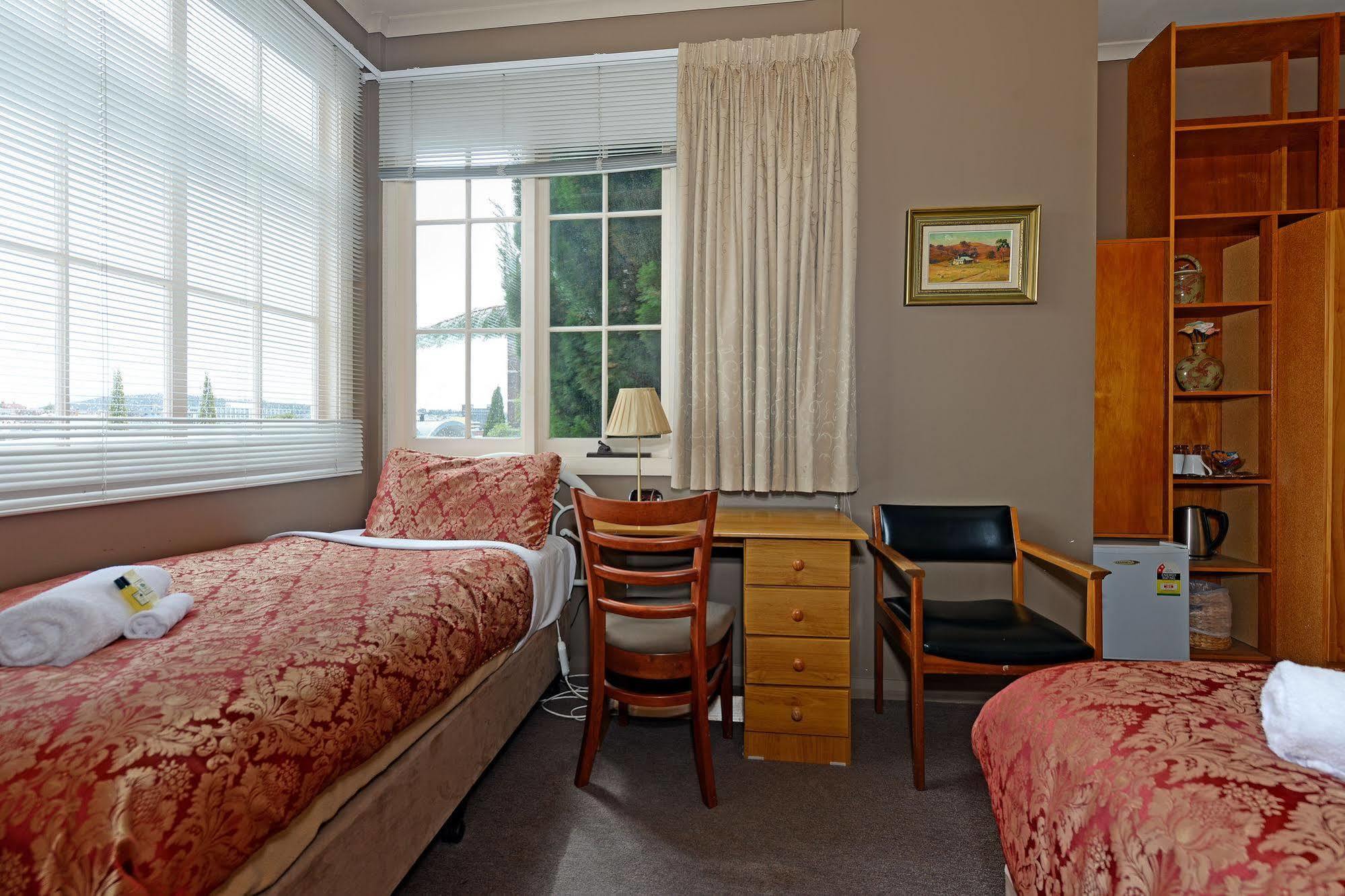 Edinburgh Gallery Bed & Breakfast Hobart Exterior photo