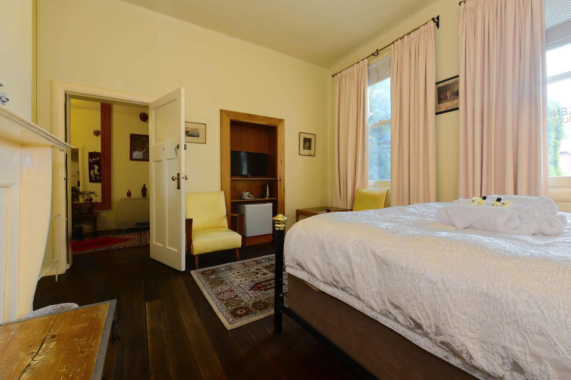 Edinburgh Gallery Bed & Breakfast Hobart Exterior photo