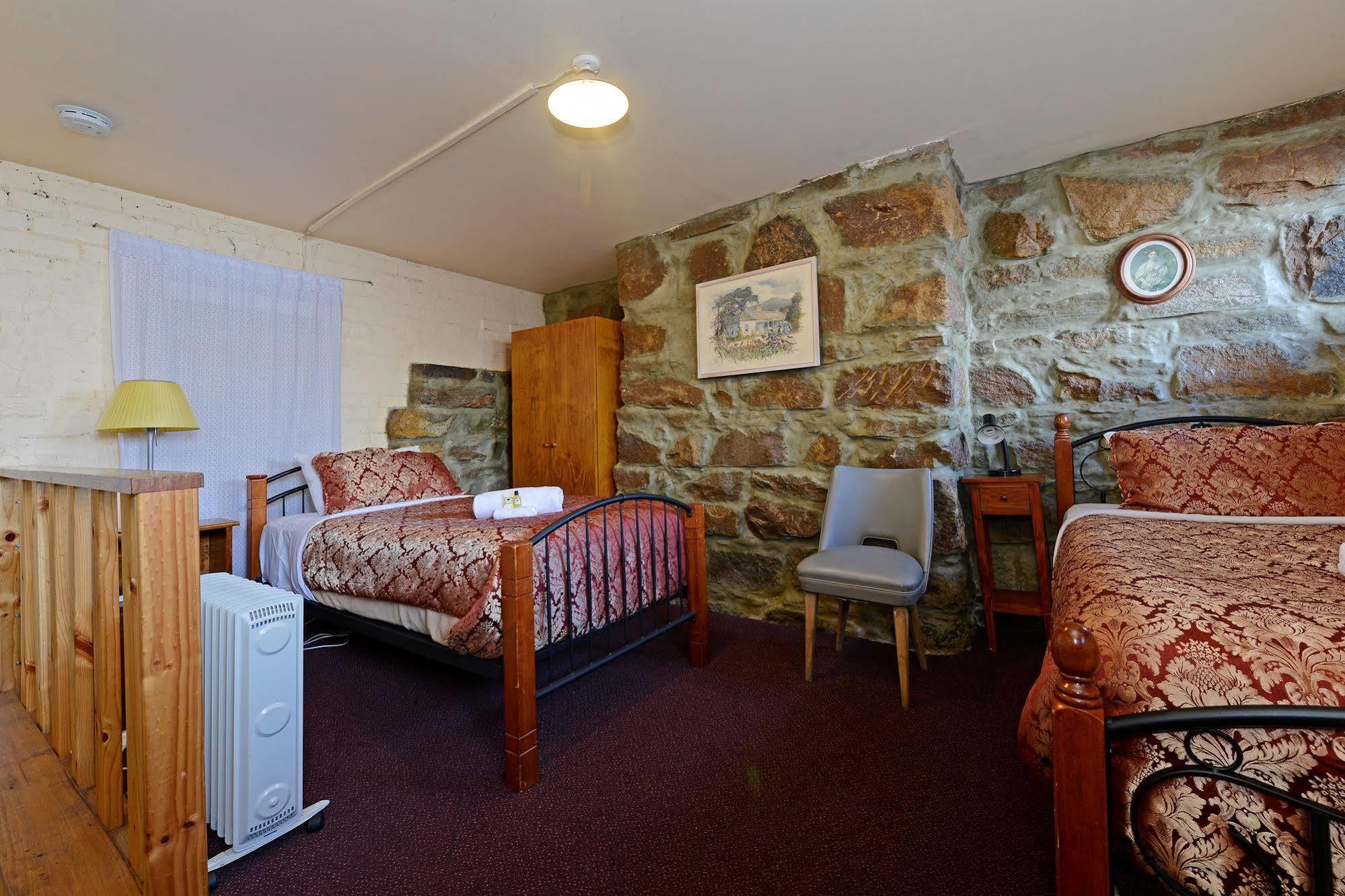 Edinburgh Gallery Bed & Breakfast Hobart Exterior photo